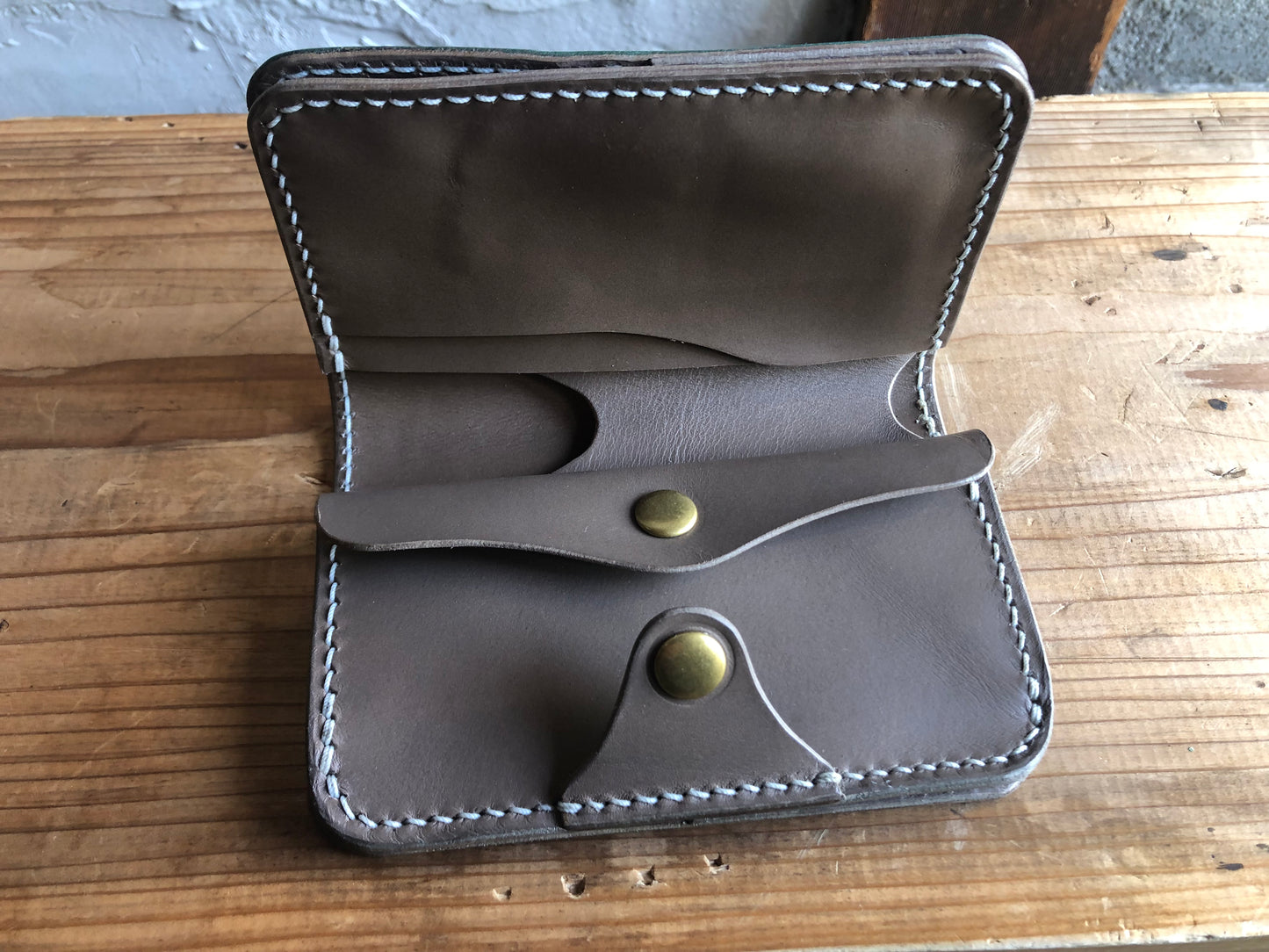 middle wallet